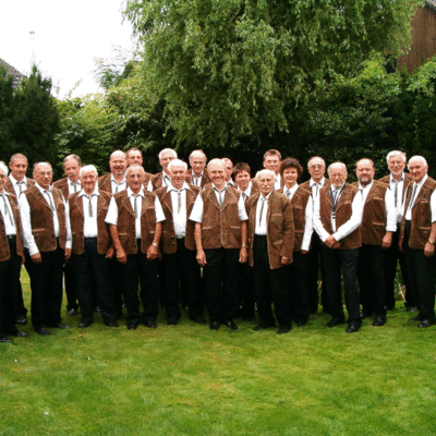 Zu sehen ist ein Gruppenfoto der Bettmarer Blasmusikanten.